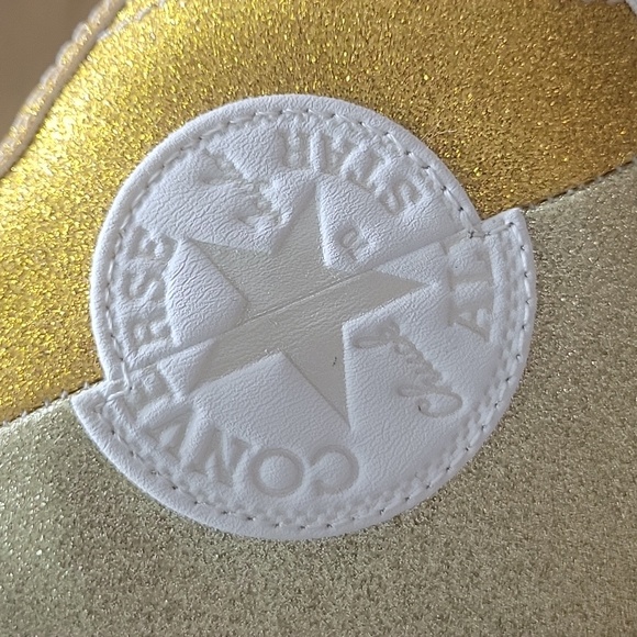 Converse high top Brand new platform in the box no lid. - Picture 3 of 15